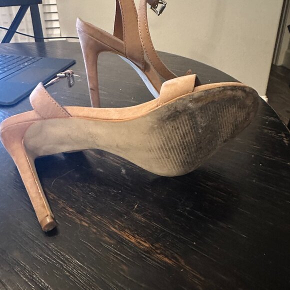 Nude Steve Madden Strappy Heels Size 7.5 - Picture 3 of 3